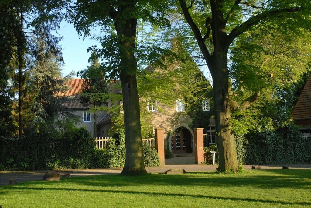 HeekHaus Keppelborg: Zi Antonia Mit Kirchplatzblickアパートメント エクステリア 写真