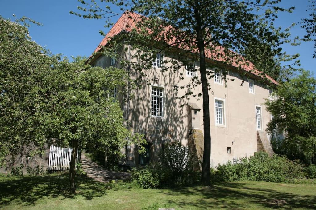 HeekHaus Keppelborg: Zi Antonia Mit Kirchplatzblickアパートメント エクステリア 写真
